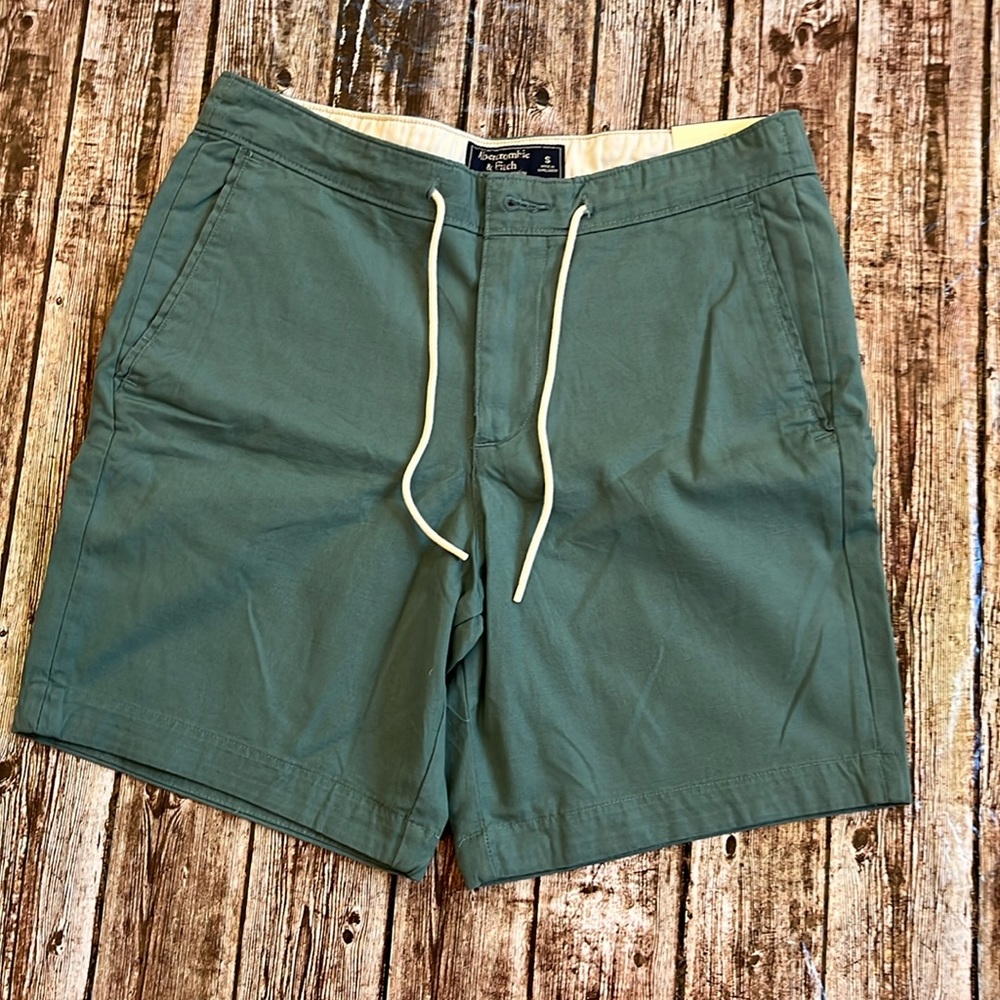 Abercrombie & Fitch men’s size small short
